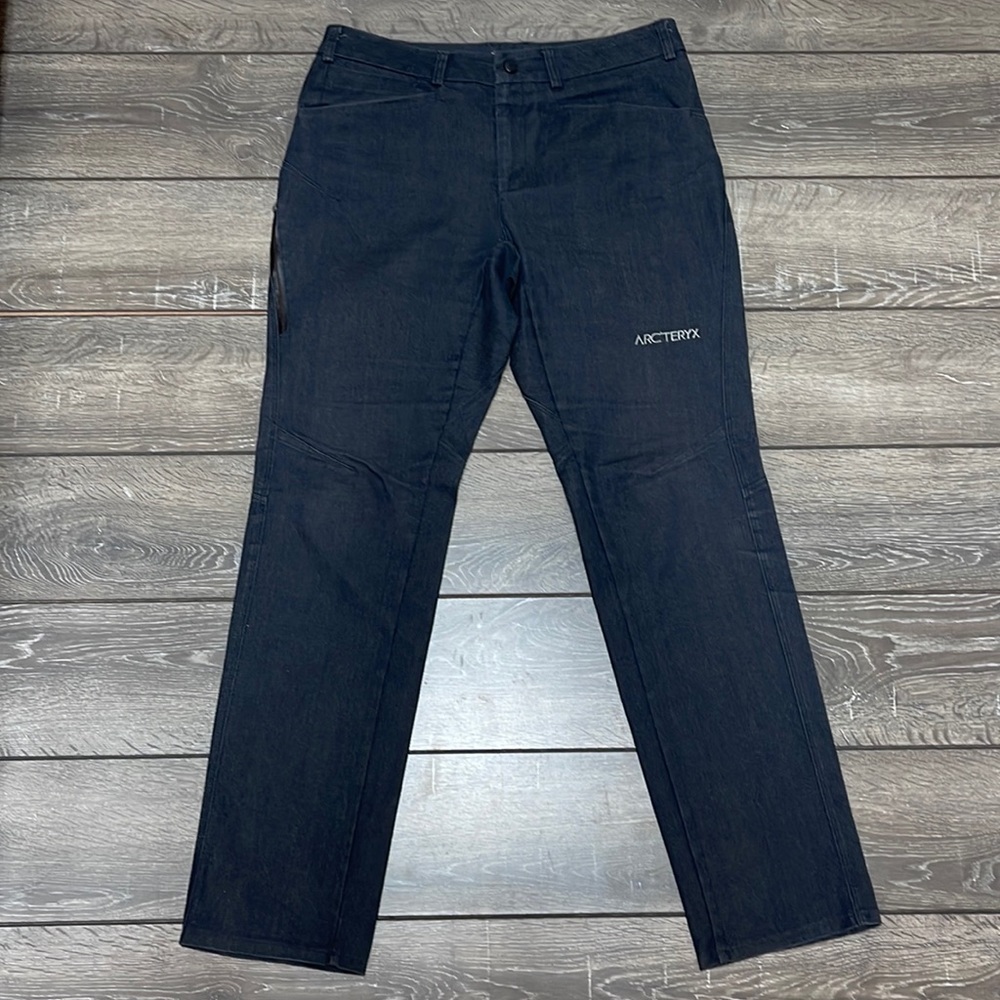 Arc'teryx Blue Denim Like Chino Pants Men's Size Medium